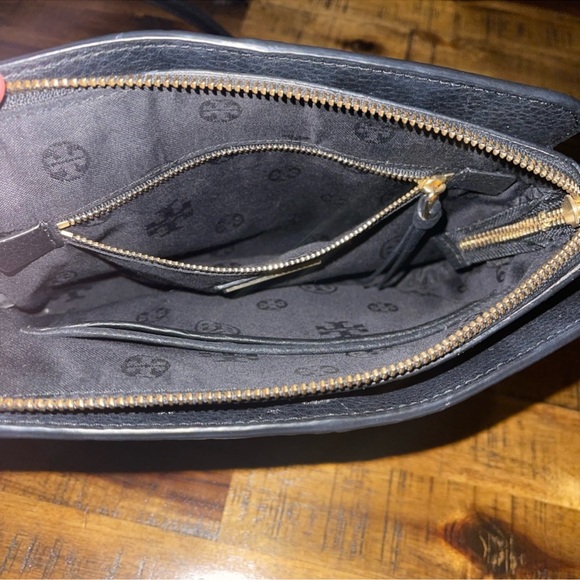 Tory Burch crossbody purse - Picture 3 of 3